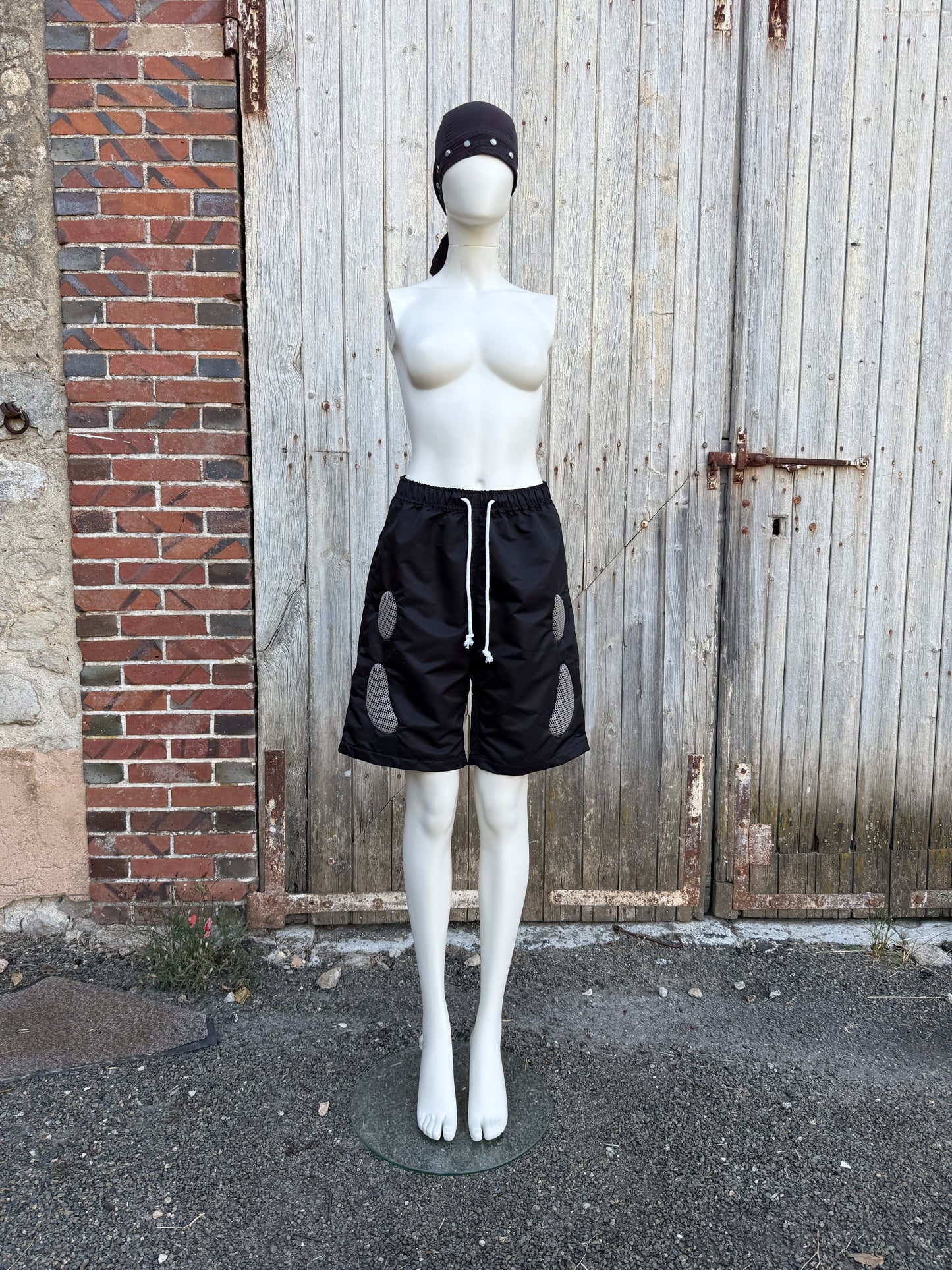 SHORT EN NYLON (NOIR)