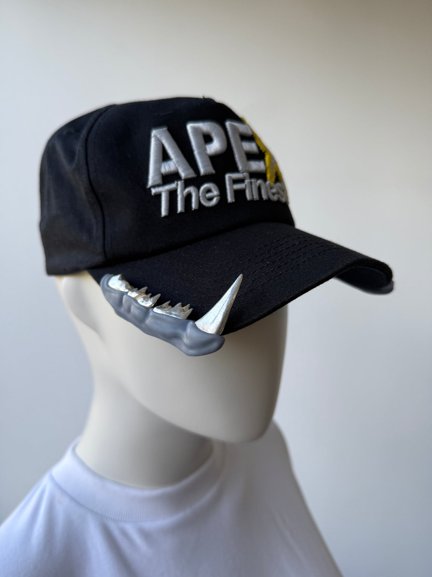 APEX CAP • FANGS