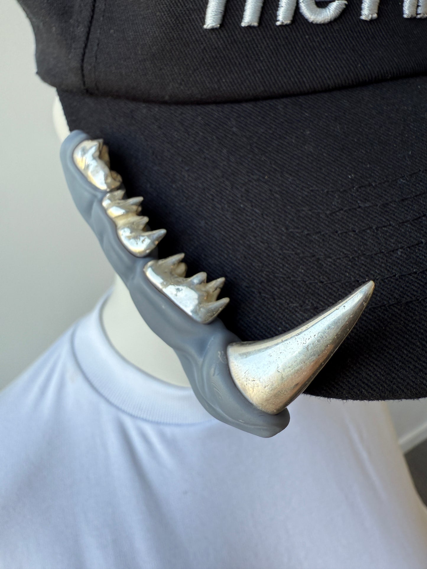 APEX CAP • FANGS